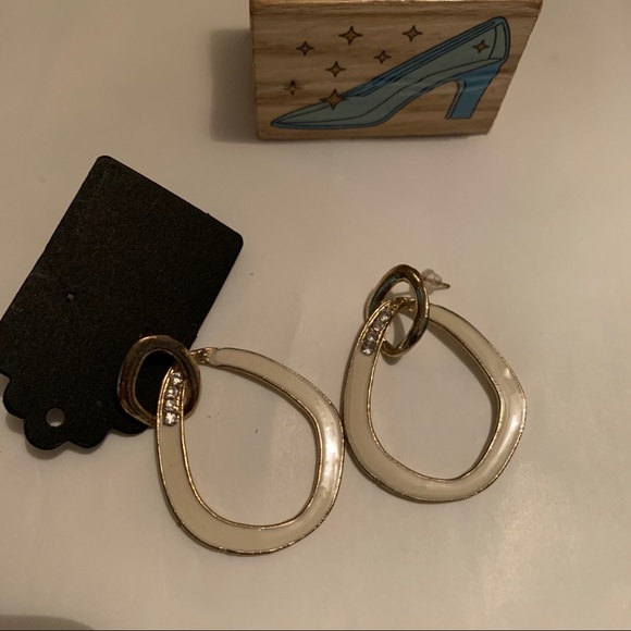 Vintage No~8 Unique Light Weight Fancy Earrings - Picture 3 of 11